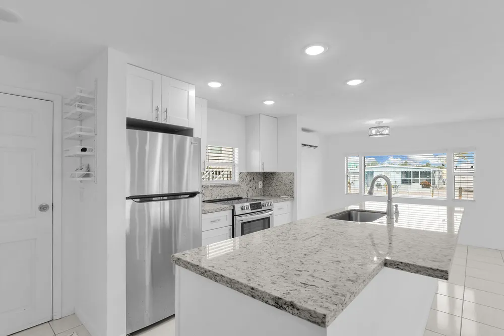1250 27th St, Marathon, FL 33050