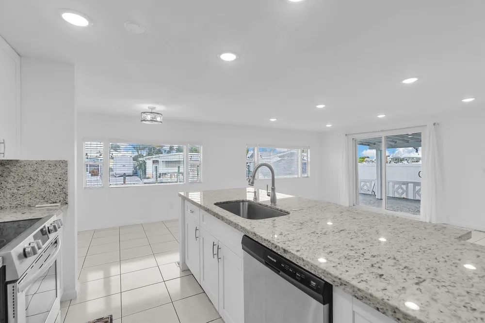 1250 27th St, Marathon, FL 33050