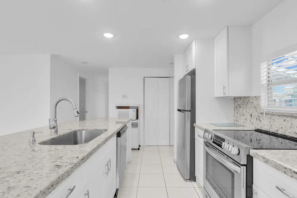 1250 27th St, Marathon, FL 33050