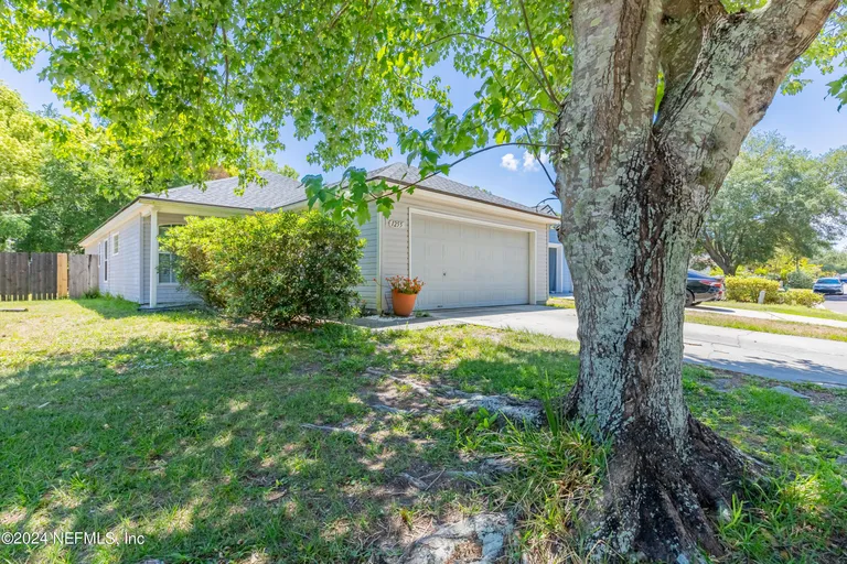 1255 E Brookwood Bluff Rd, Jacksonville, FL 32225