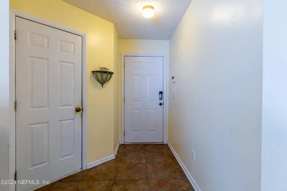 1255 E Brookwood Bluff Rd, Jacksonville, FL 32225