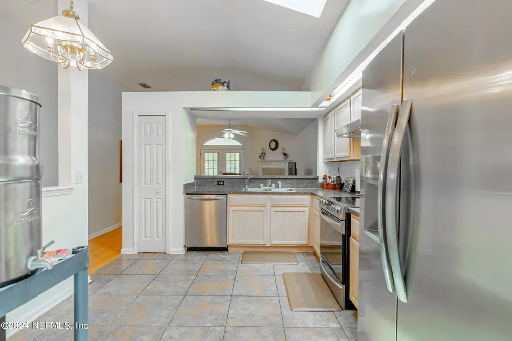 1255 E Brookwood Bluff Rd, Jacksonville, FL 32225