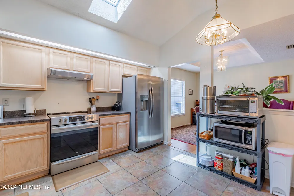 1255 E Brookwood Bluff Rd, Jacksonville, FL 32225