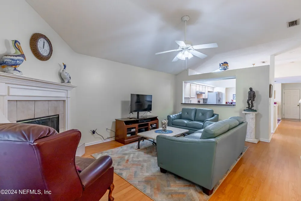 1255 E Brookwood Bluff Rd, Jacksonville, FL 32225