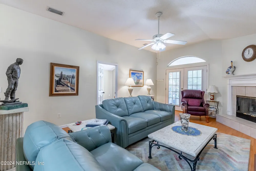 1255 E Brookwood Bluff Rd, Jacksonville, FL 32225