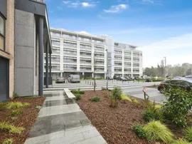 Edinburgh Gate, Harlow photo