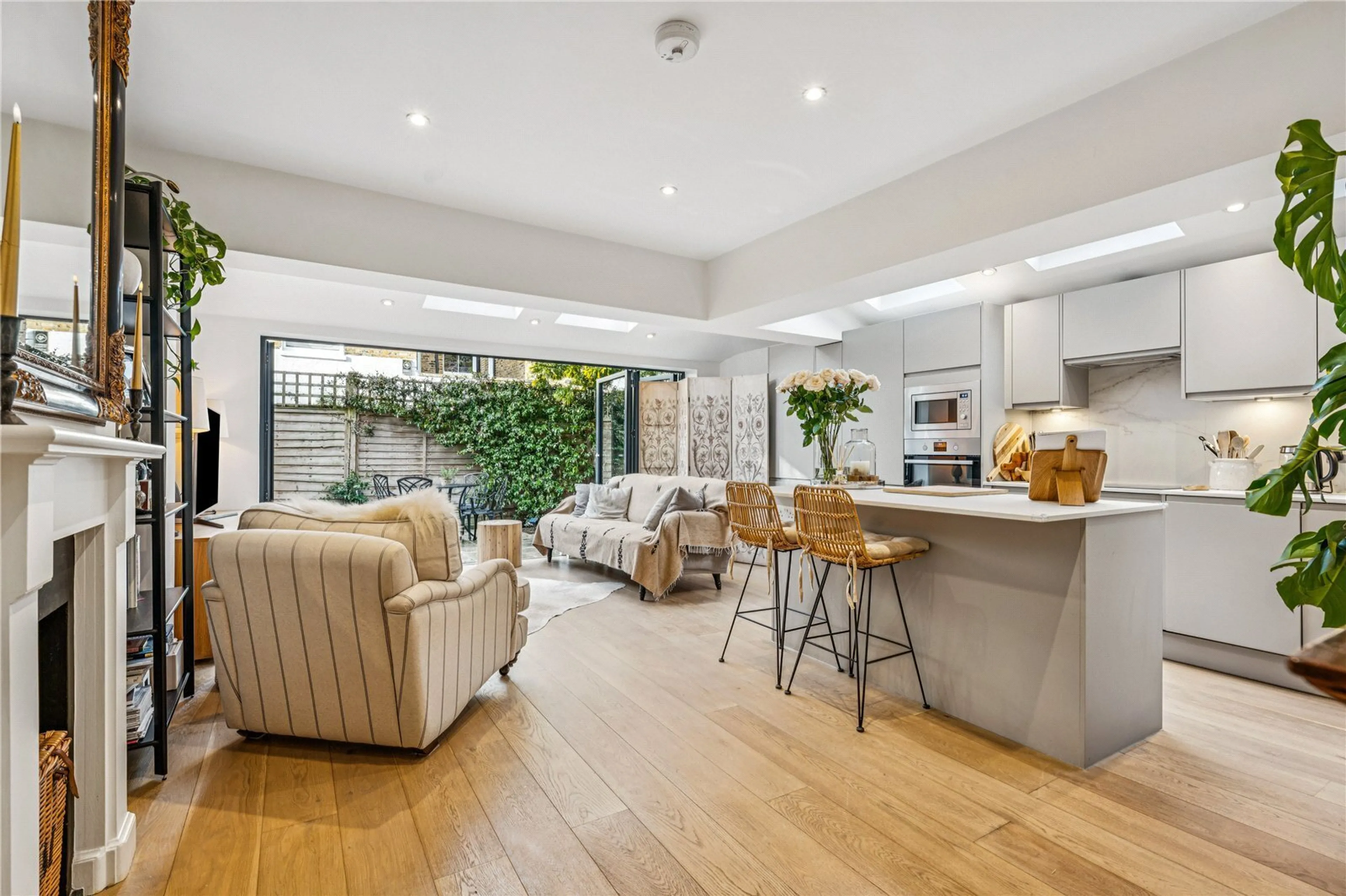 Property at Broxash Road, London, SW11
