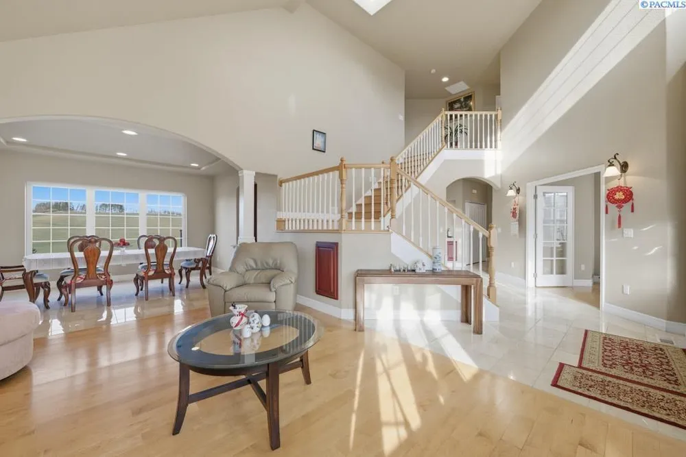 820 NW Palouse View Ct, Pullman, WA 99163
