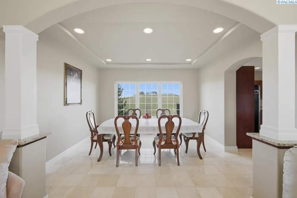 820 NW Palouse View Ct, Pullman, WA 99163