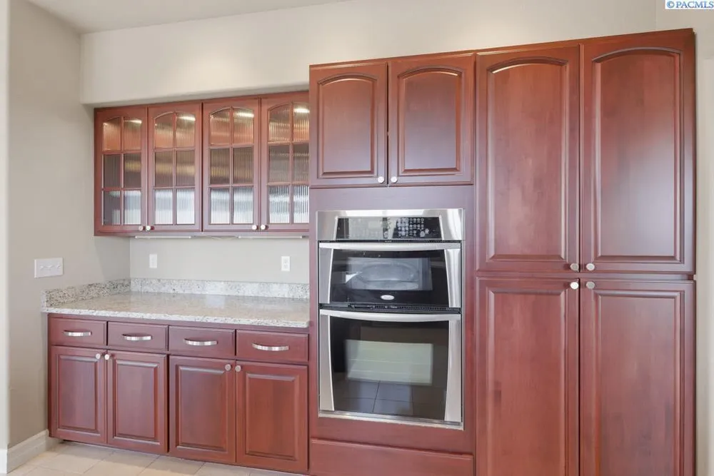 820 NW Palouse View Ct, Pullman, WA 99163