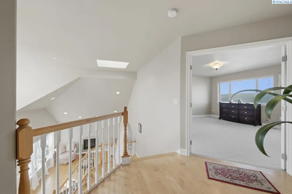 820 NW Palouse View Ct, Pullman, WA 99163