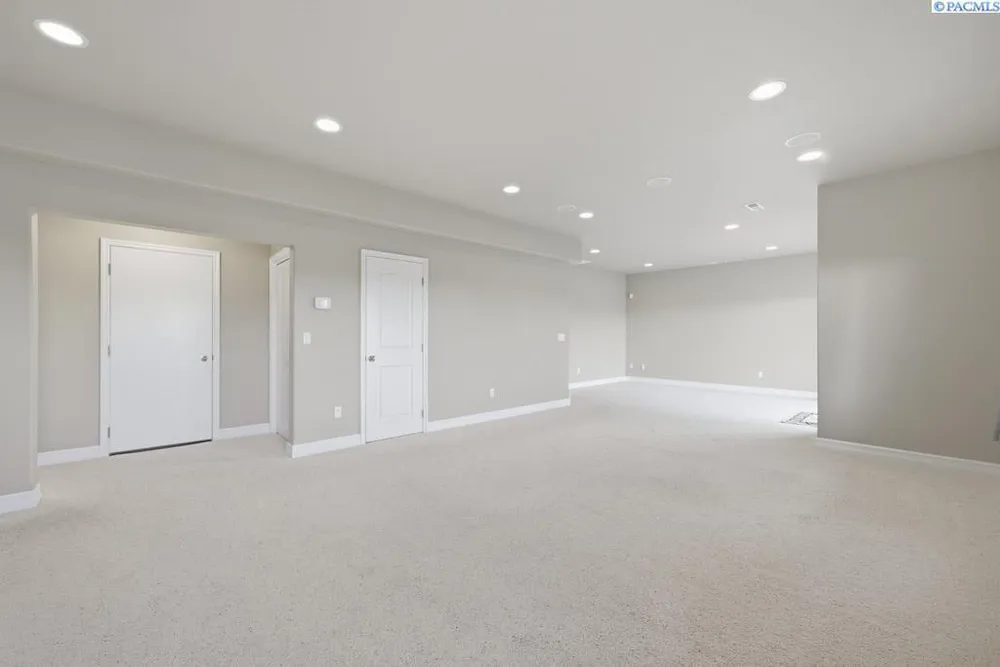820 NW Palouse View Ct, Pullman, WA 99163