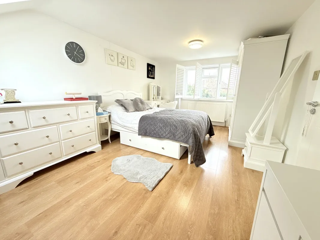 Rushdene Avenue, Barnet, EN4