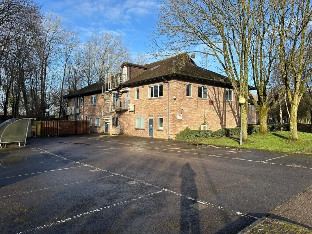 https://mr0.homeflow-assets.co.uk/files/photo/image/46711/1187/_x_/dc4b42cc-67ff-479a-9686-1d46703a38ff_web.jpg
