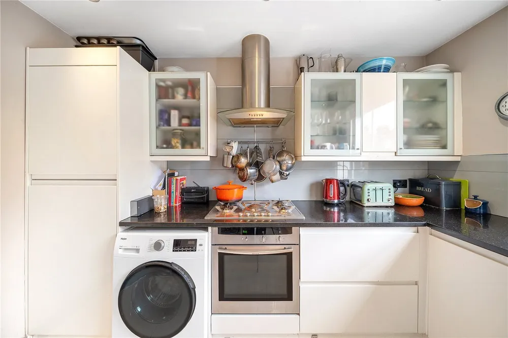 Narbonne Avenue, Clapham, London, SW4