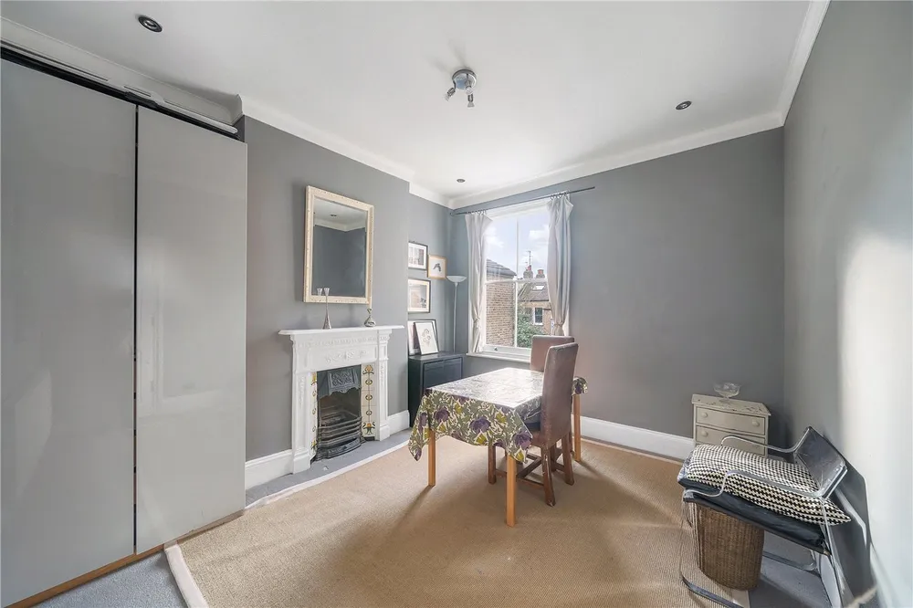 Narbonne Avenue, Clapham, London, SW4