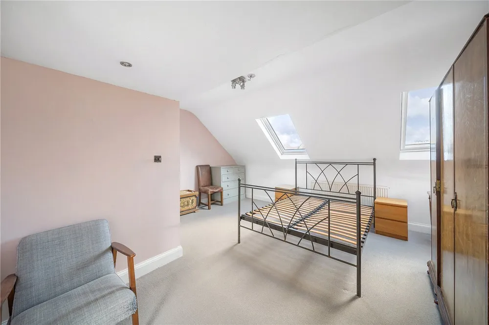 Narbonne Avenue, Clapham, London, SW4