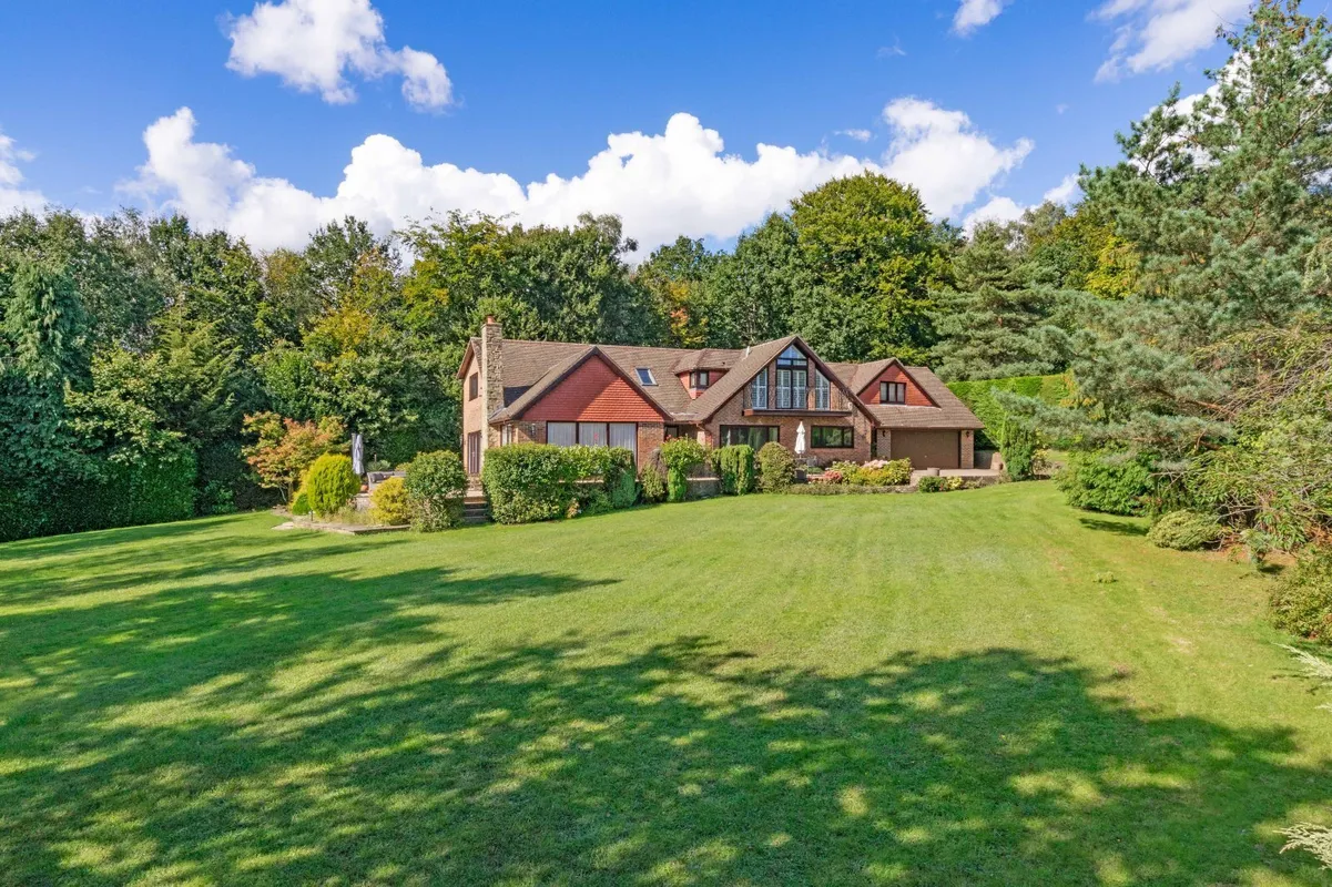 High Broom Lane, Crowborough, East Sussex, TN6