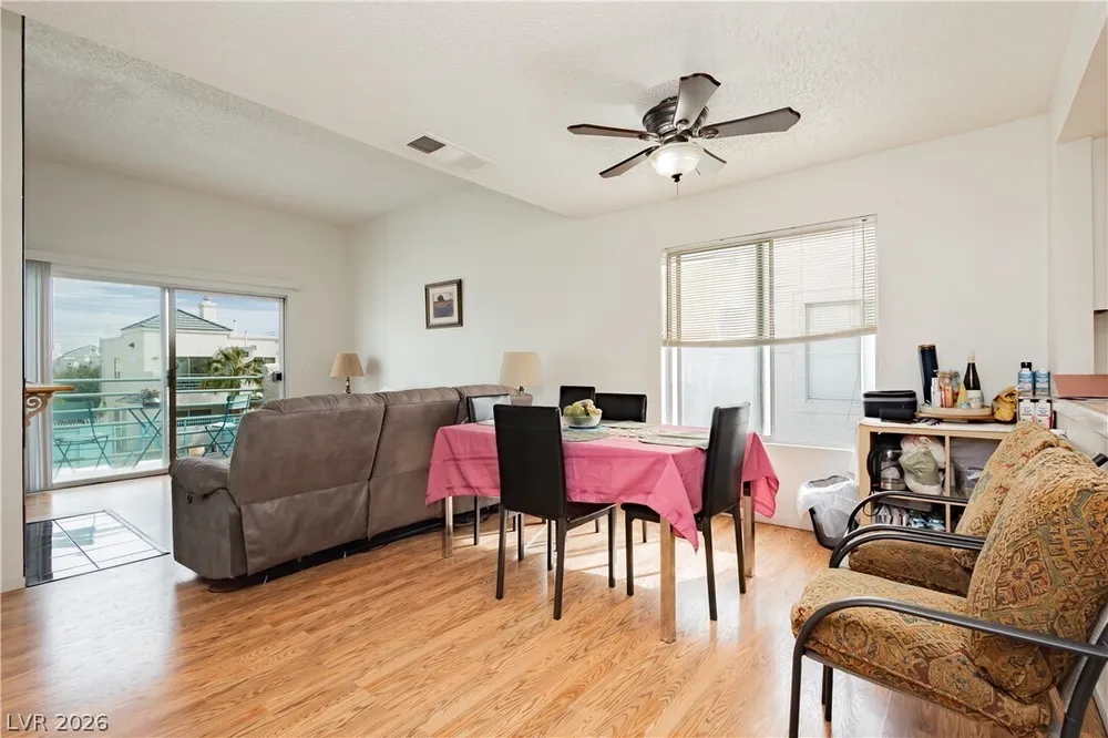 7100 Pirates Cove Rd, Las Vegas, NV 89145