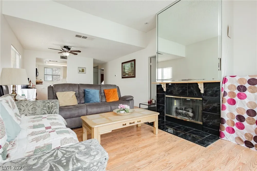 7100 Pirates Cove Rd, Las Vegas, NV 89145
