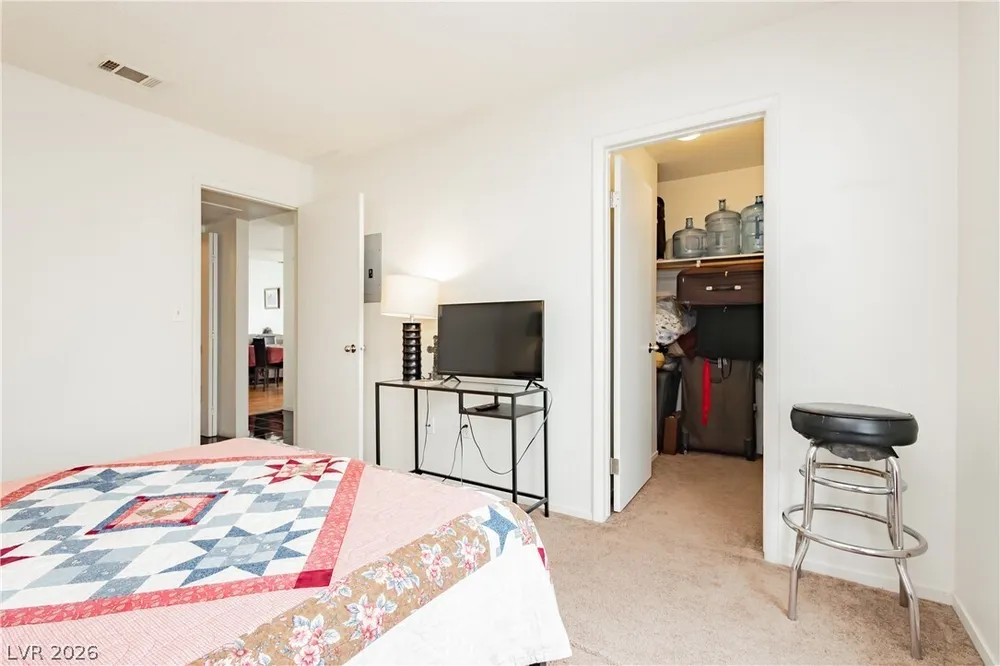 7100 Pirates Cove Rd, Las Vegas, NV 89145