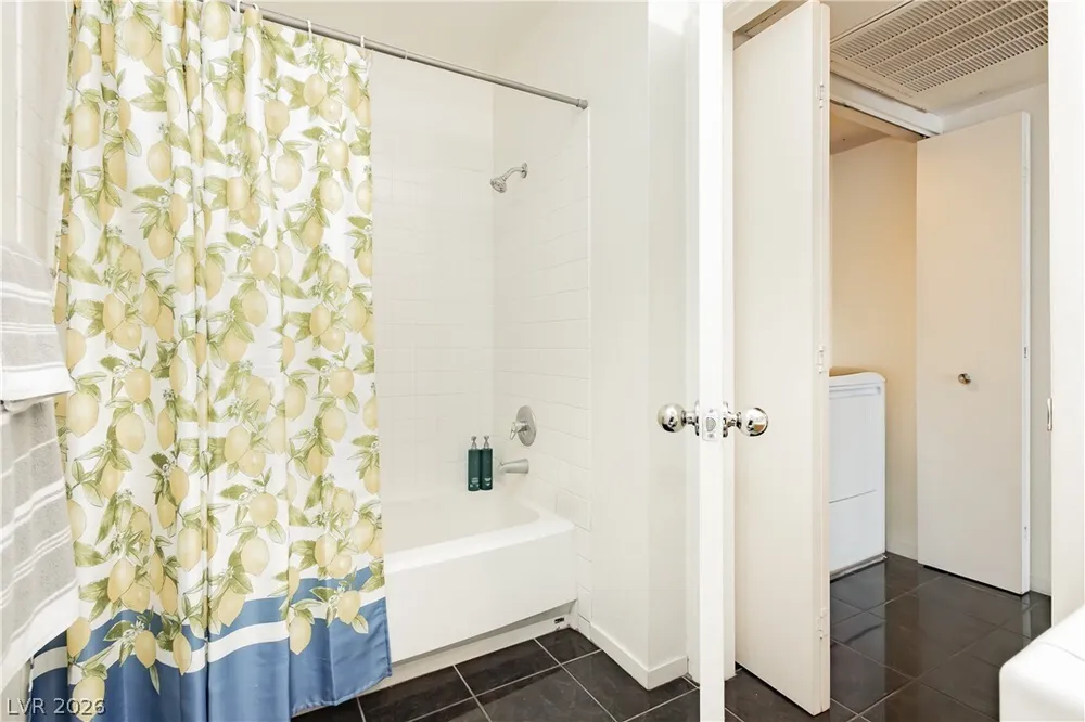 7100 Pirates Cove Rd, Las Vegas, NV 89145
