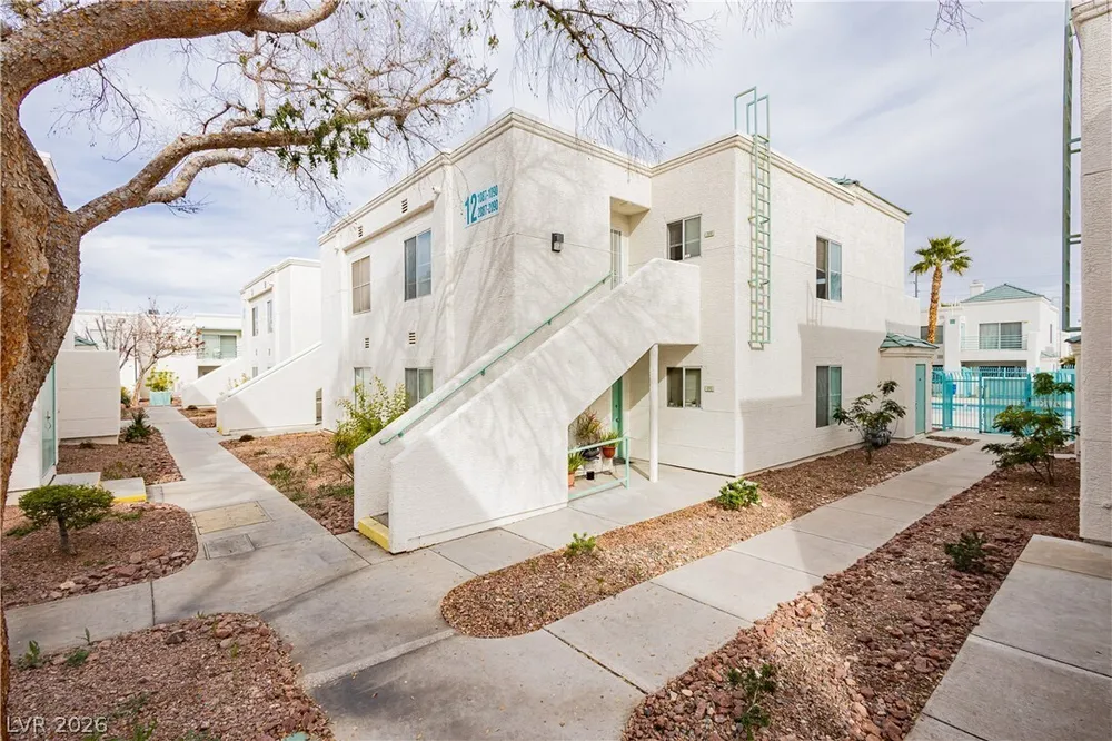 7100 Pirates Cove Rd, Las Vegas, NV 89145