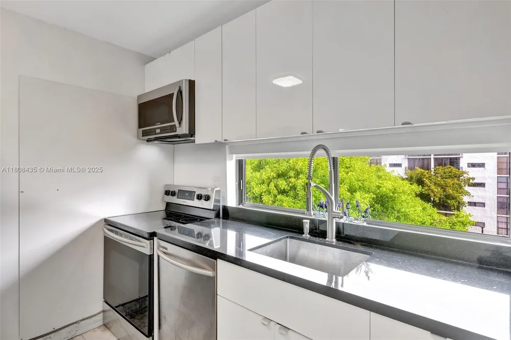 16919 N Bay Rd, Sunny Isles Beach, FL 33160