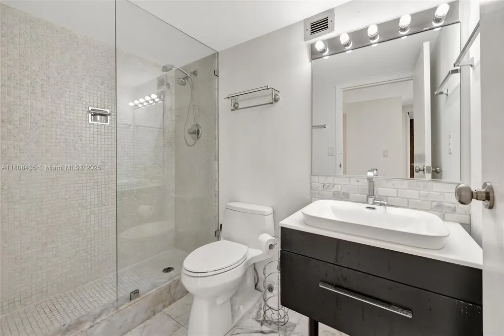 16919 N Bay Rd, Sunny Isles Beach, FL 33160