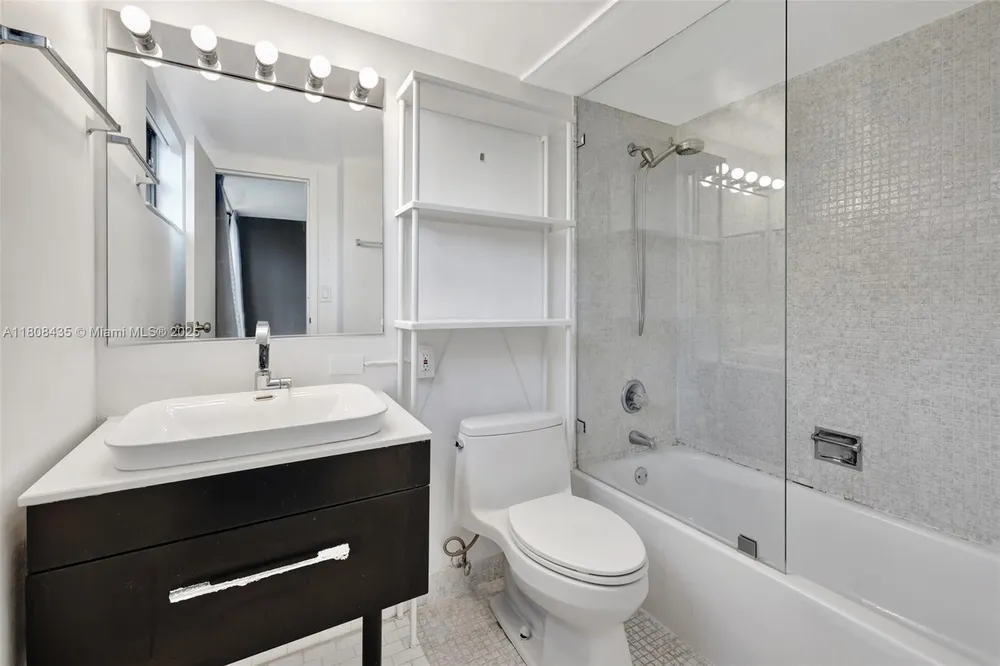 16919 N Bay Rd, Sunny Isles Beach, FL 33160