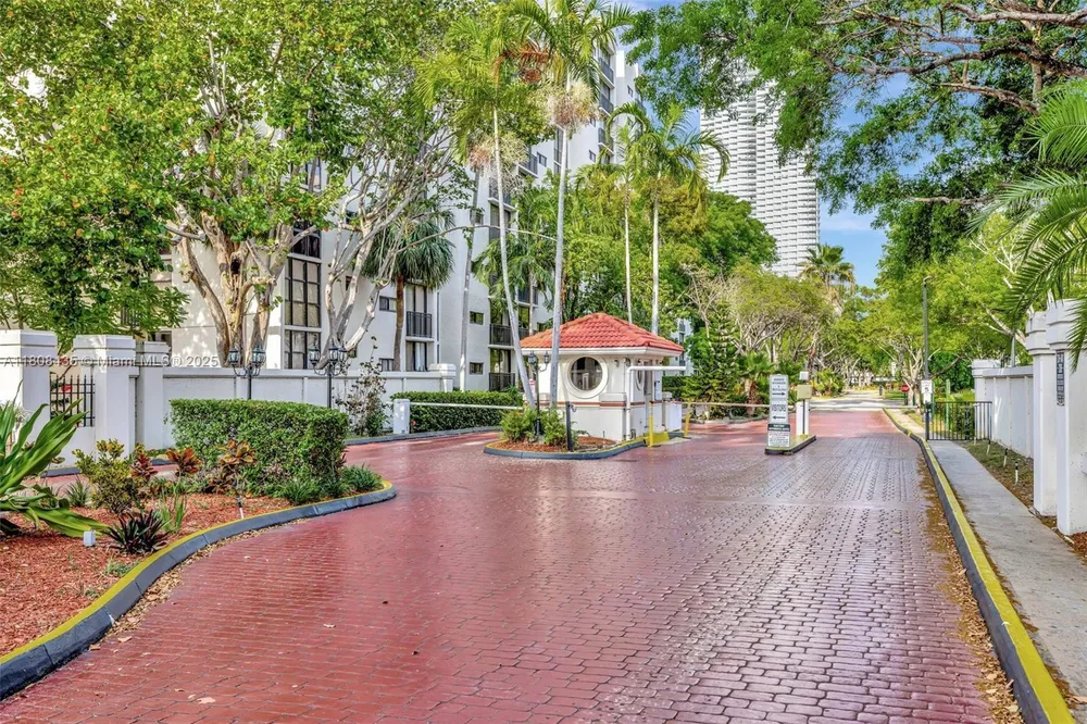 16919 N Bay Rd, Sunny Isles Beach, FL 33160