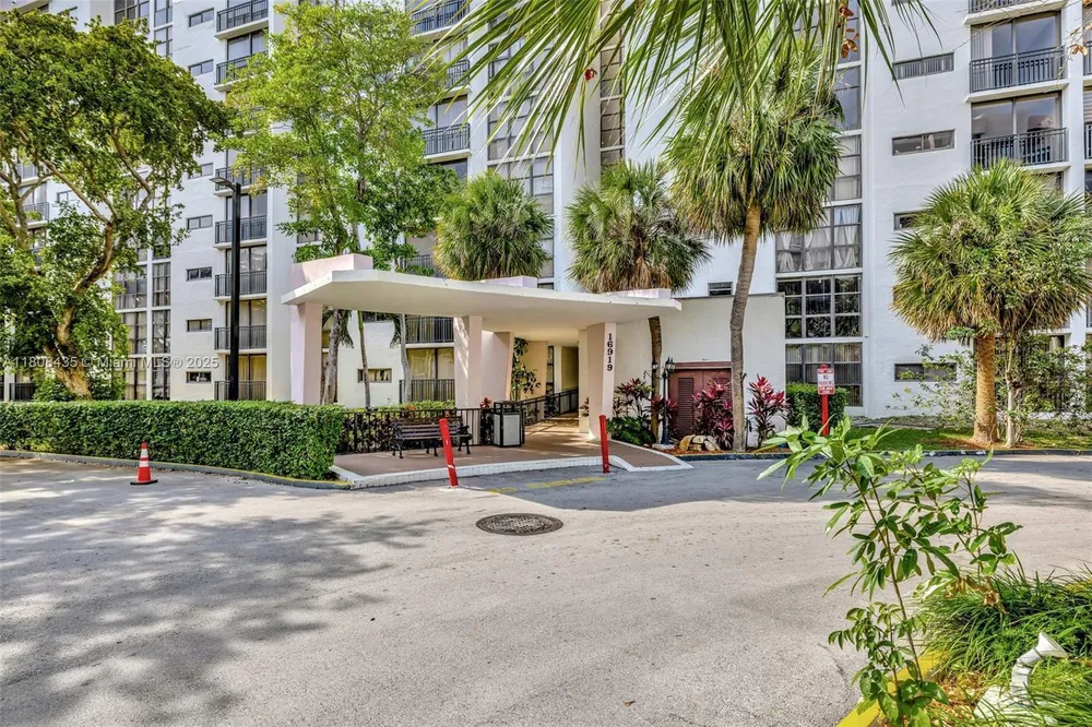 16919 N Bay Rd, Sunny Isles Beach, FL 33160