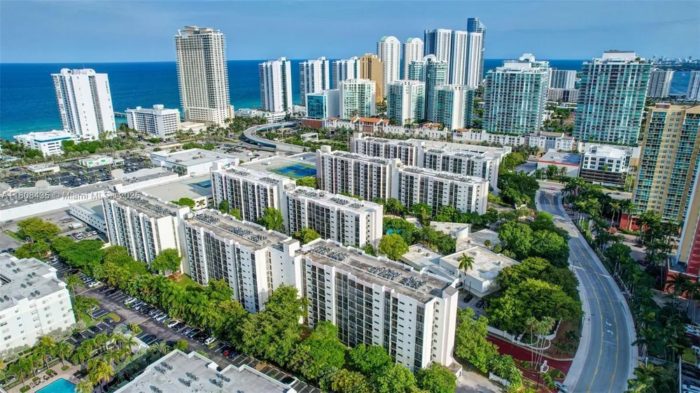 16919 N Bay Rd, Sunny Isles Beach, FL 33160