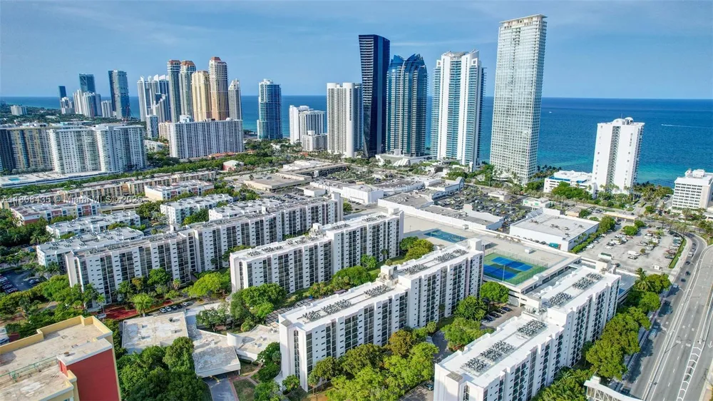 16919 N Bay Rd, Sunny Isles Beach, FL 33160
