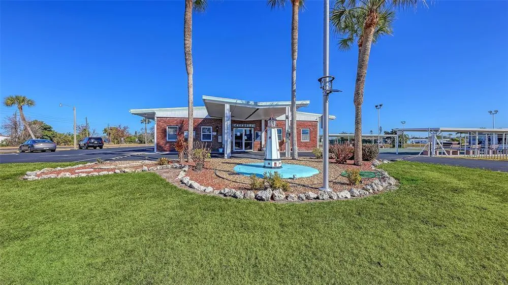 203 50th Avenue Plaza E, Bradenton, FL 34203