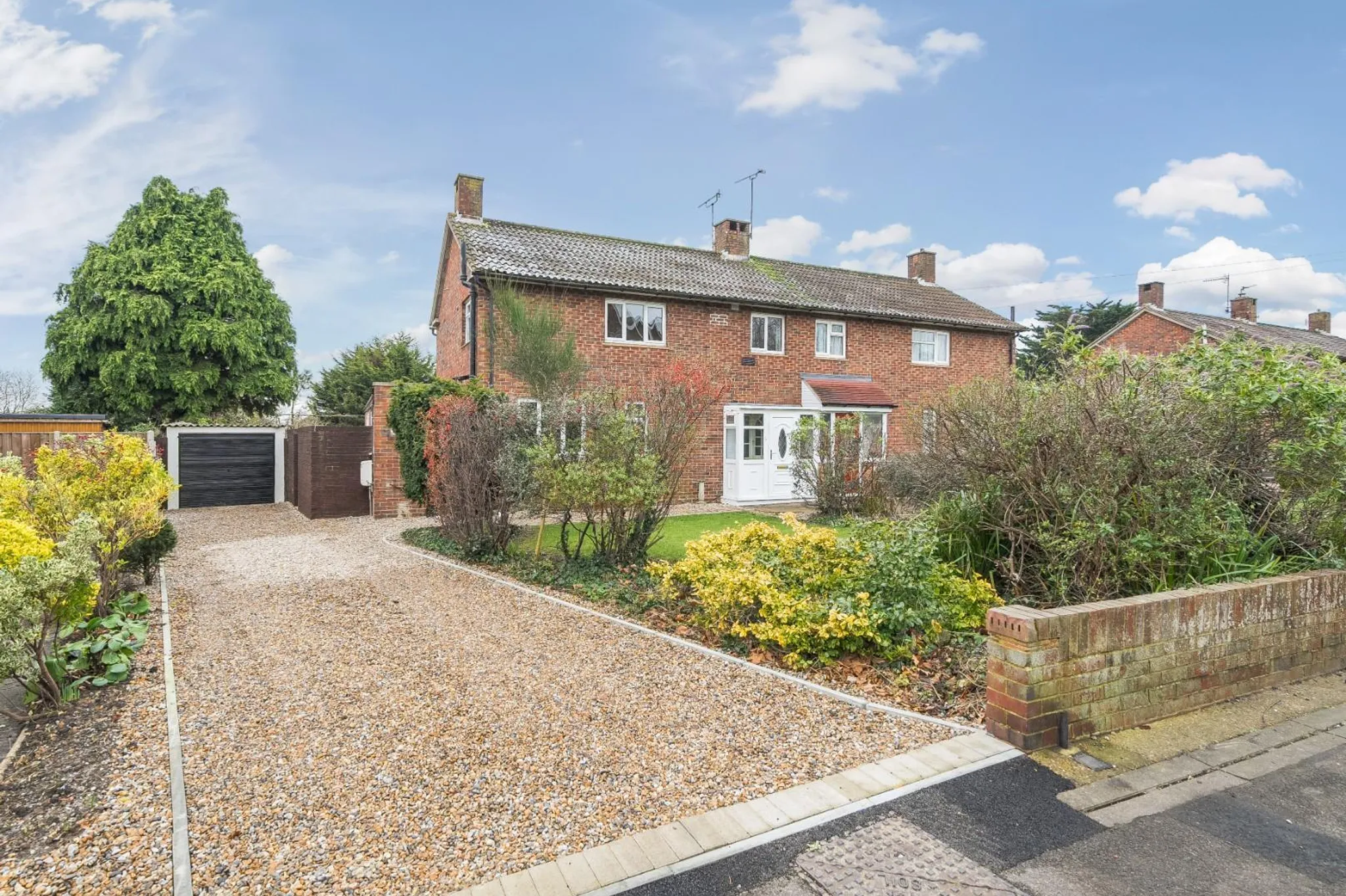 Maidstone Road, Ashford, TN24 8UA