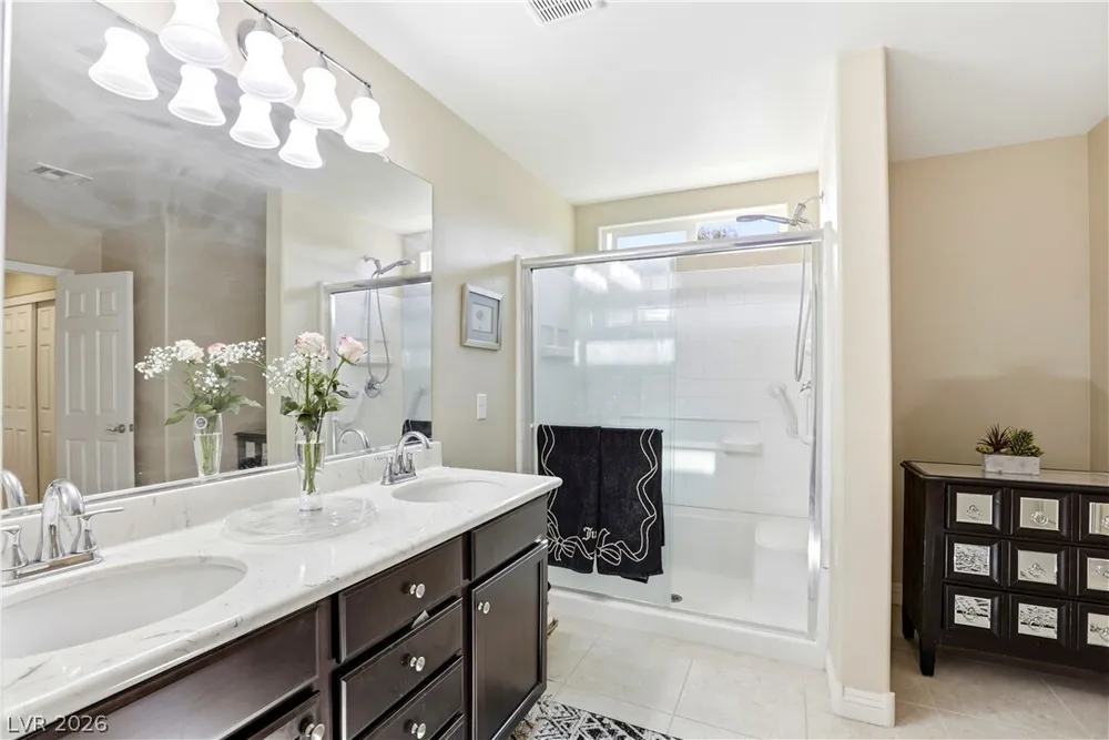 10593 Hamdem Ave, Las Vegas, NV 89129-6445