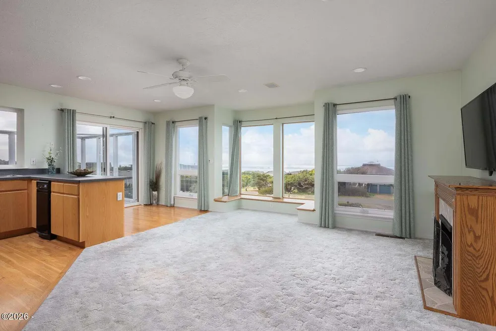 3401 NW Hidden Lake Dr, Waldport, OR 97394