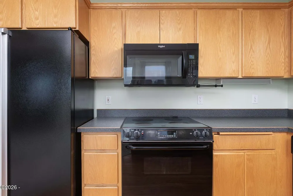 3401 NW Hidden Lake Dr, Waldport, OR 97394