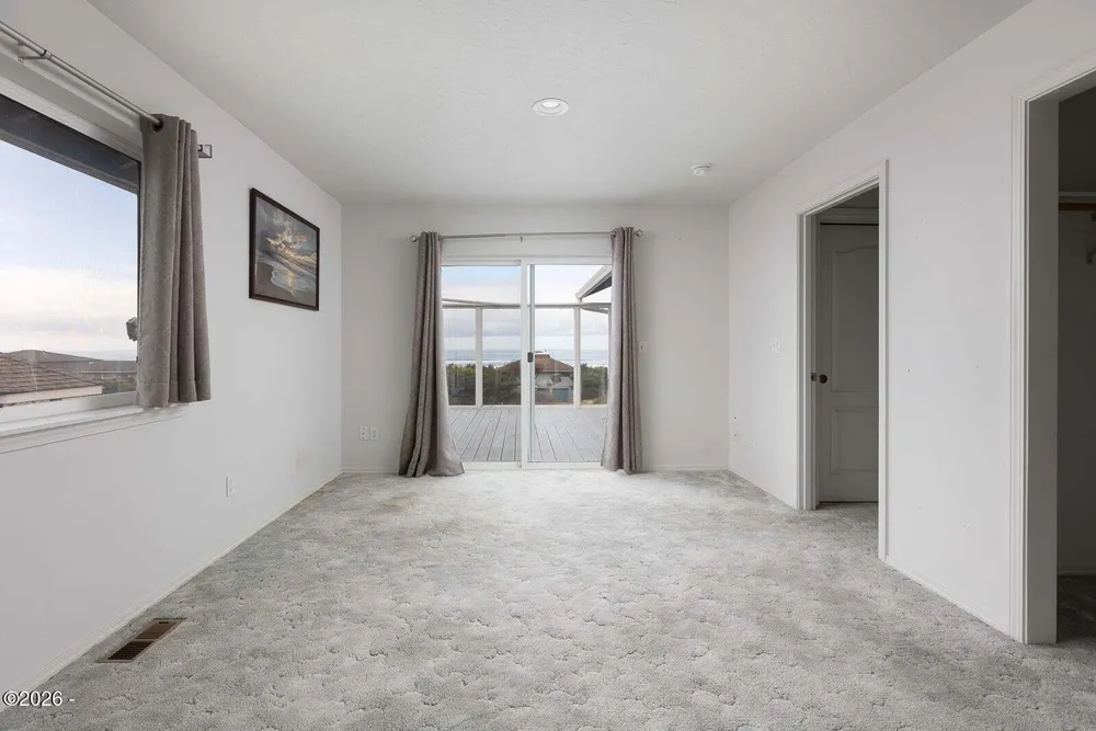 3401 NW Hidden Lake Dr, Waldport, OR 97394