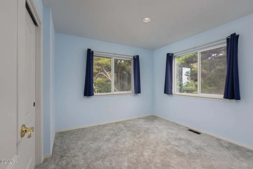 3401 NW Hidden Lake Dr, Waldport, OR 97394