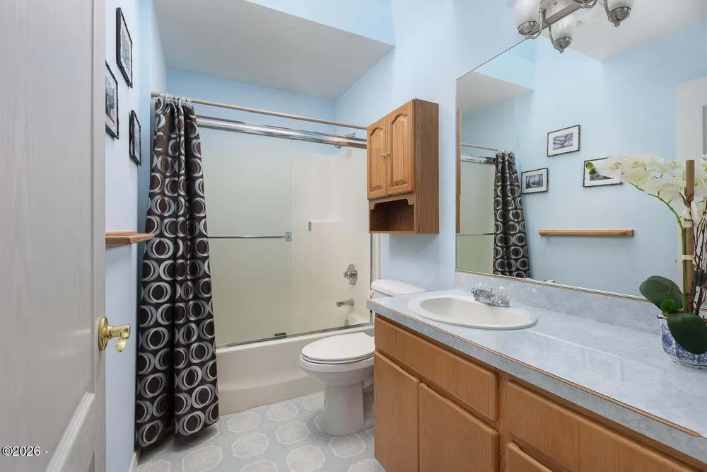 3401 NW Hidden Lake Dr, Waldport, OR 97394