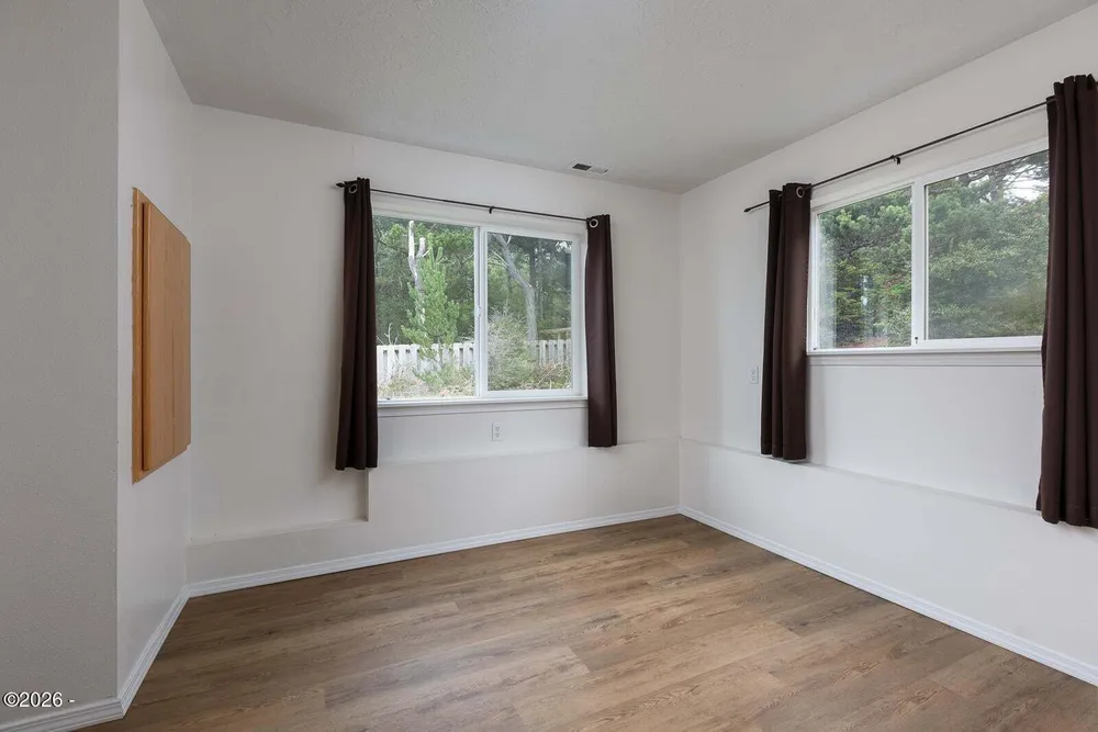 3401 NW Hidden Lake Dr, Waldport, OR 97394