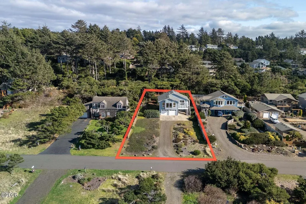 3401 NW Hidden Lake Dr, Waldport, OR 97394