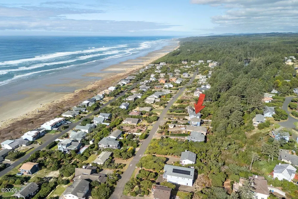 3401 NW Hidden Lake Dr, Waldport, OR 97394