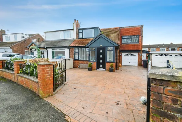 Avon Road, Kearsley, Bolton, Greater ...