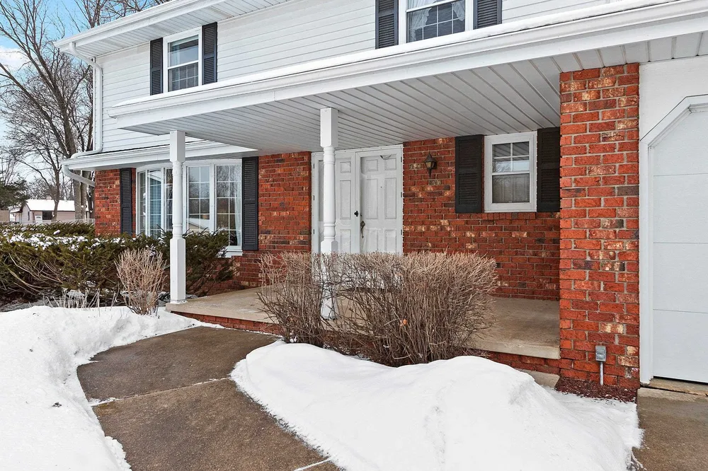 1624 St Christopher Ct, Green Bay, WI 54304