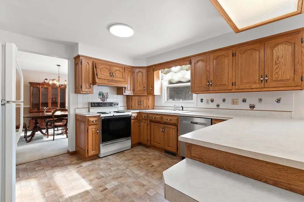 1624 St Christopher Ct, Green Bay, WI 54304