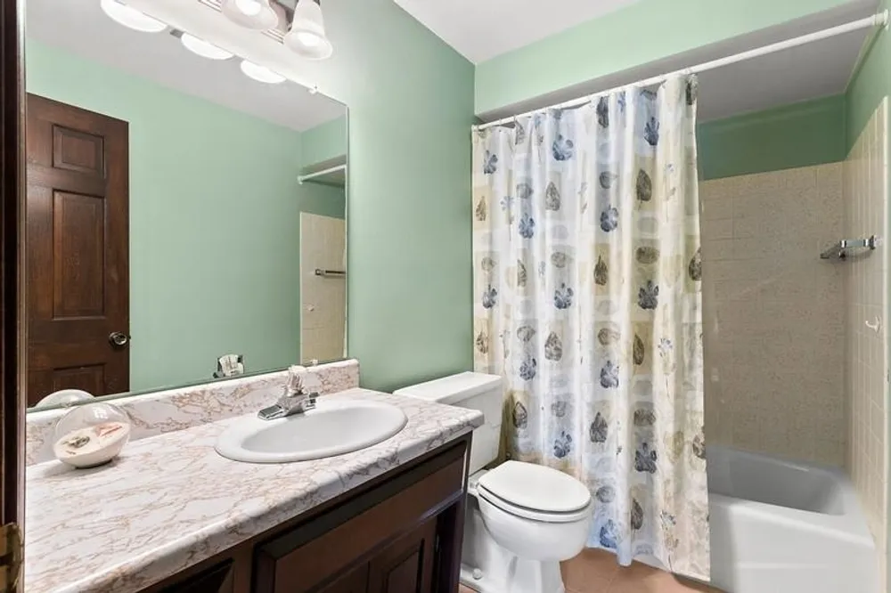 1624 St Christopher Ct, Green Bay, WI 54304