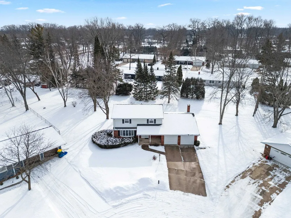 1624 St Christopher Ct, Green Bay, WI 54304